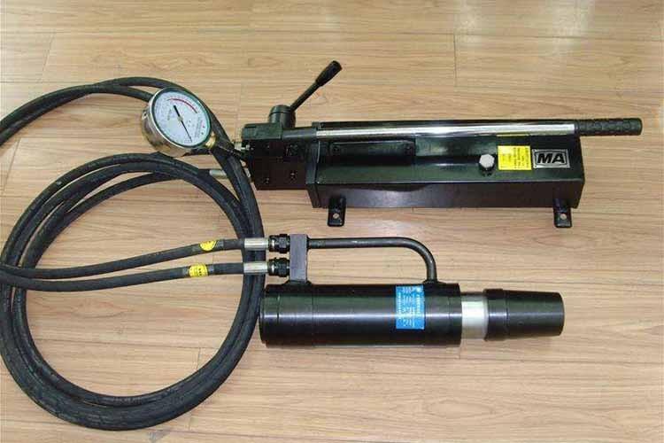 氣動錨索張拉機(jī)具